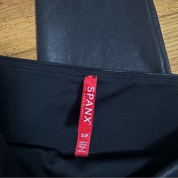 Spanx Faux Leather Leggings - Picture 5 of 5